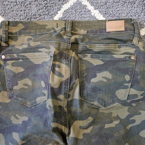 Judy Blue Skinny Fit Mid Rise Distressed Camo Jeans Size 27 - Picture 6 of 9